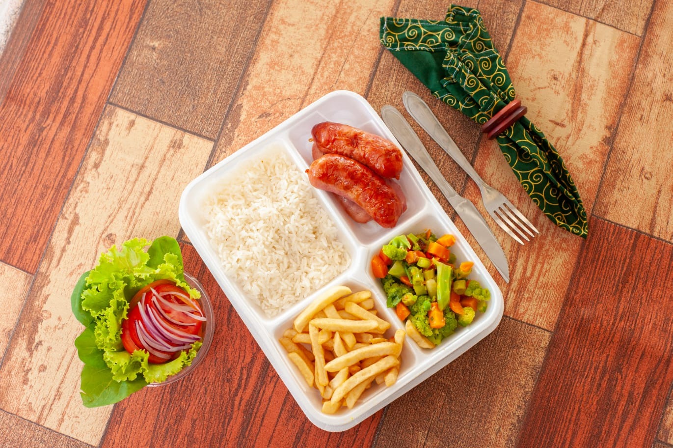Arroz com brócolis frescos refogados no alho